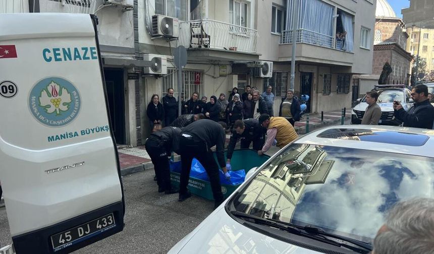 83 yaşındaki koca eşini uyurken öldürdü