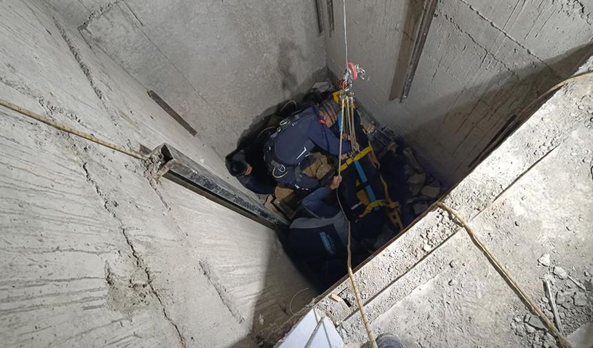 Adıyaman’da 2 işçi asansör boşluğuna düştü