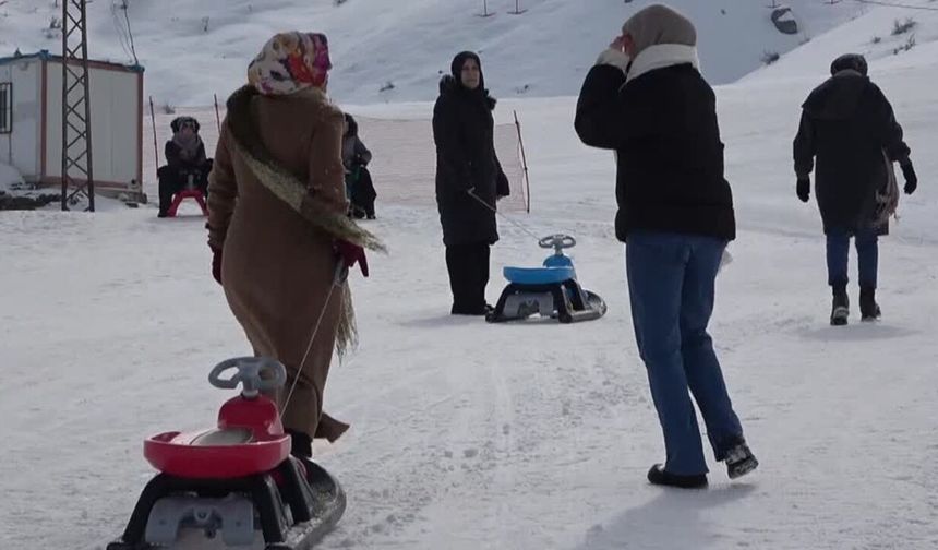 Kadınlar için kayak etkinliği