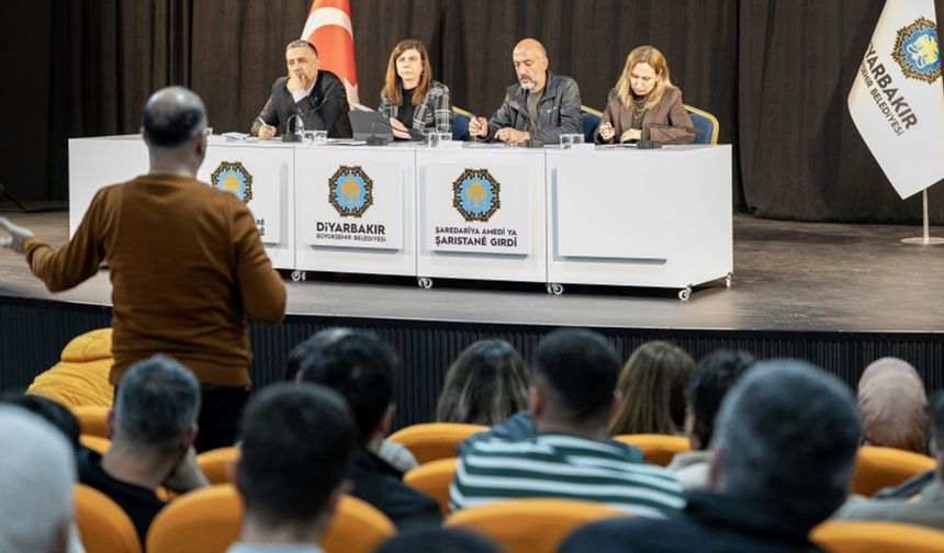 Diyarbakır Büyükşehir Eşbaşkanı Bucak emekçilerle buluştu