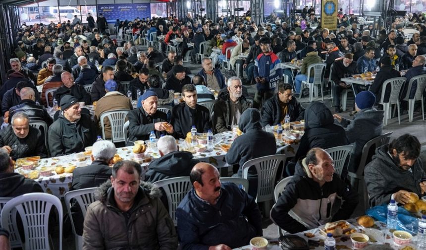 Diyarbakır Büyükşehir’den 4 noktada iftar çadırı
