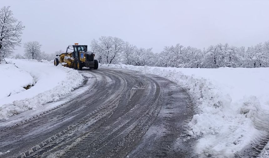 Diyarbakır Kulp’ta kapanan yollar açılıyor