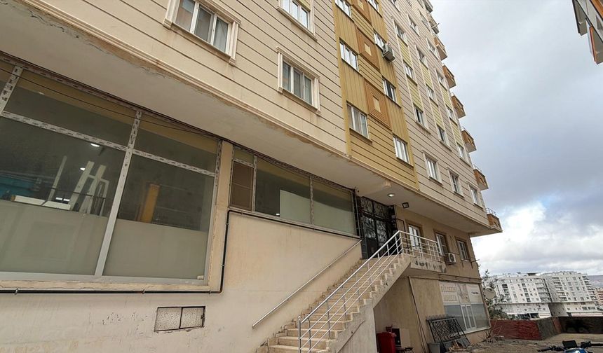 Kadınların apartmandaki hırsızlık girişimi!