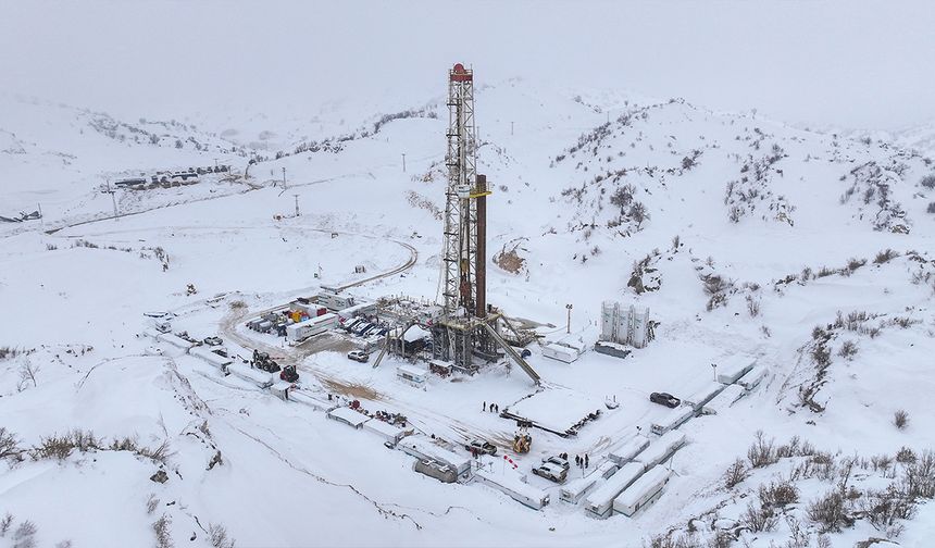 Kar kalınlığının 2,5 metreyi bulduğu Gabar'da petrol üretimi hız kesmeden sürüyor