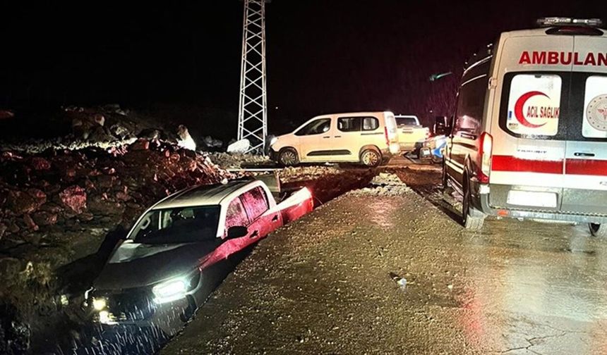 Devrilen kamyonette 3 yaralı