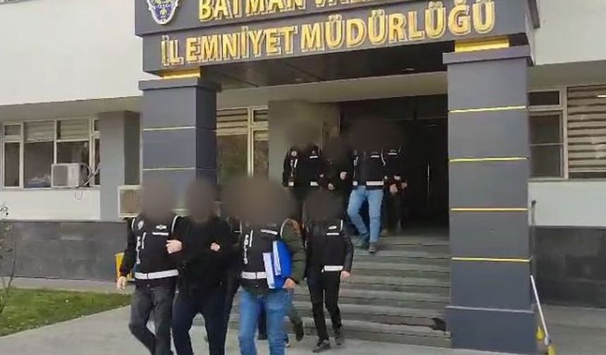 MİT görevlisi olarak tanıtarak dolandırıcılık yaptılar