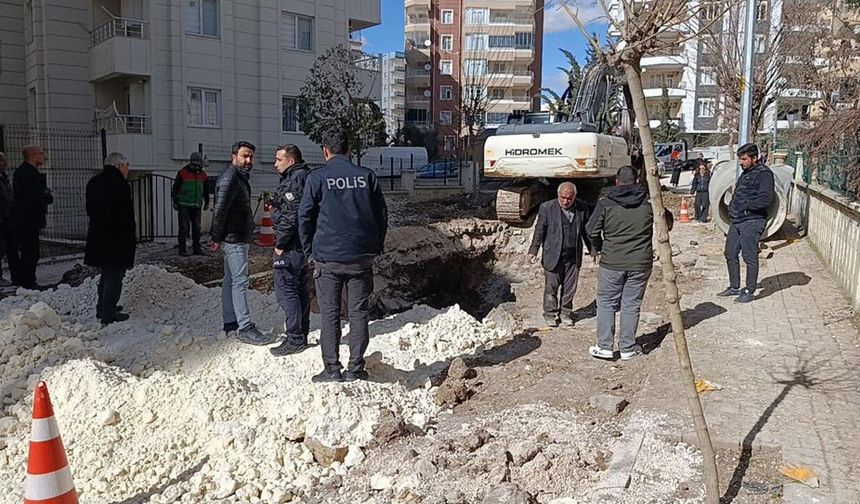 Şanlıurfa'da göçük: toprak altında kalan 2 işçi kurtarıldı