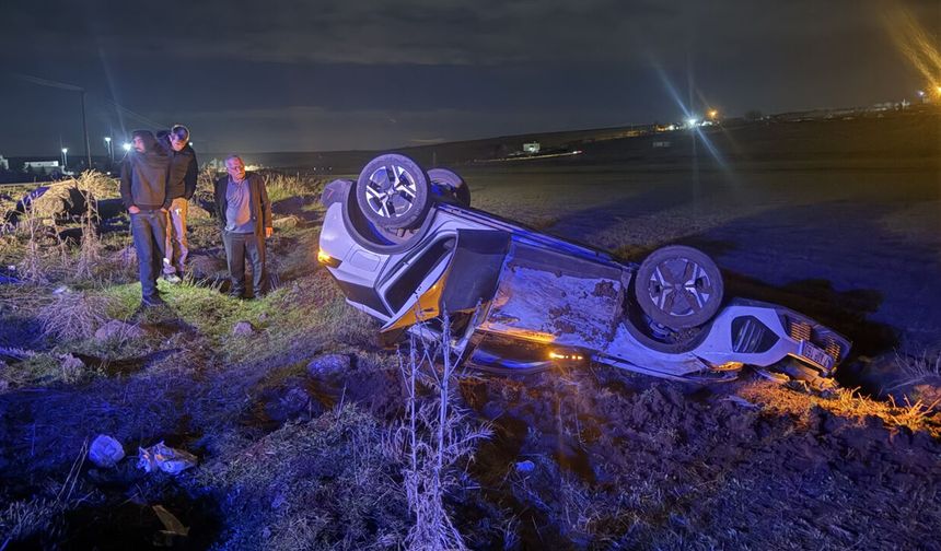 Şanlıurfa'da iki otomobil şarampole devrildi: 5 yaralı