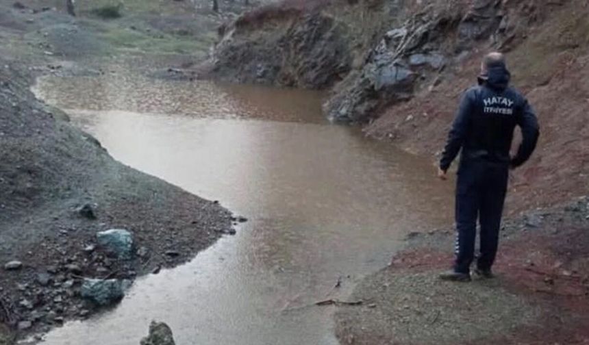 10 yaşındaki çocuk su birikintisinde can verdi