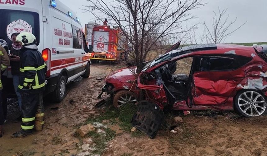 Tır ile çarpışan otomobilde ölen 2 kadın canezasi İstanbula götürüldü