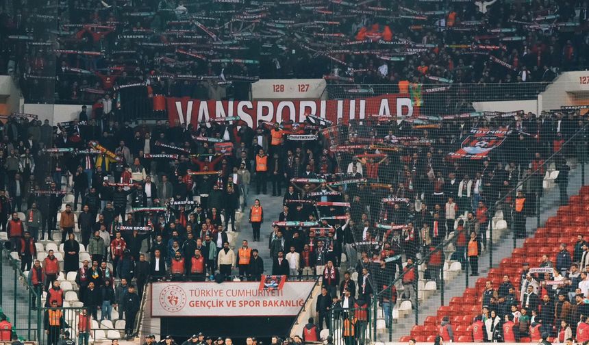 Vanspor taraftarlarından Amed mesajı