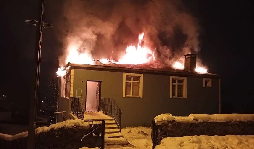 İmamın evinde yangın