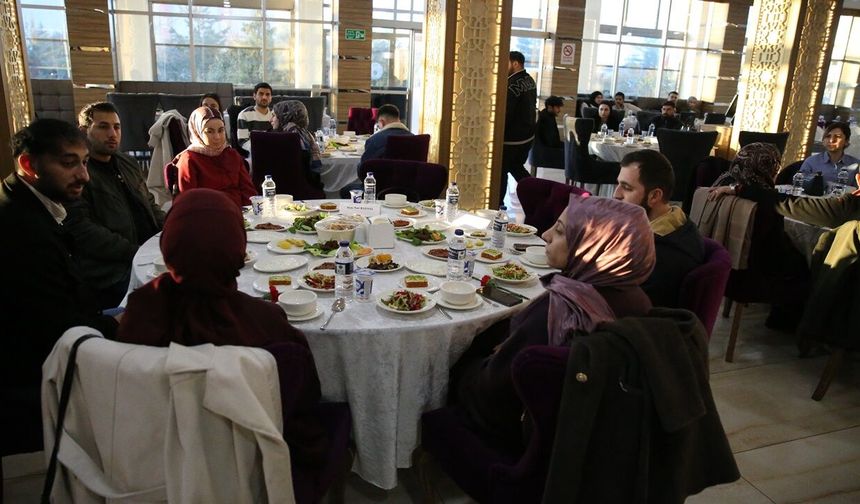 Diyarbakır'da evlenecek çiftlere iftar
