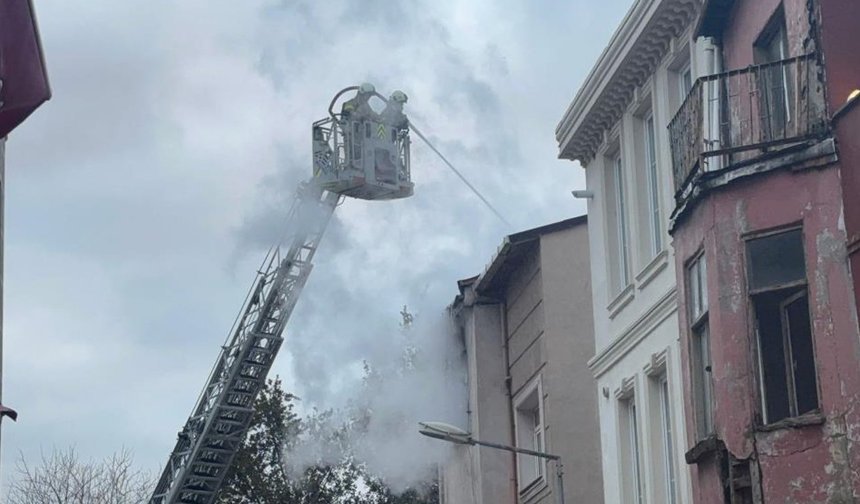 Fatih'te ki yangında 1 kişi öldü, 5 kişi yaralandı