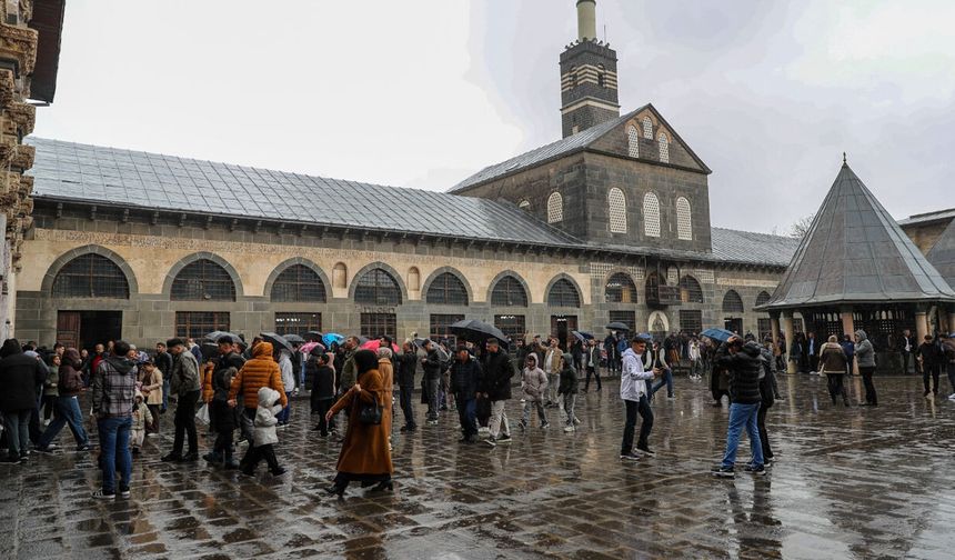 ‘Medeniyetler şehri’ Diyarbakır ziyaretçilerini ağırlıyor