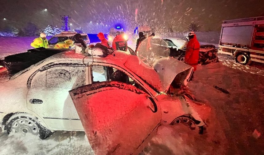 Bitlis’te trafik kazası: 2’si çocuk 7 yaralı