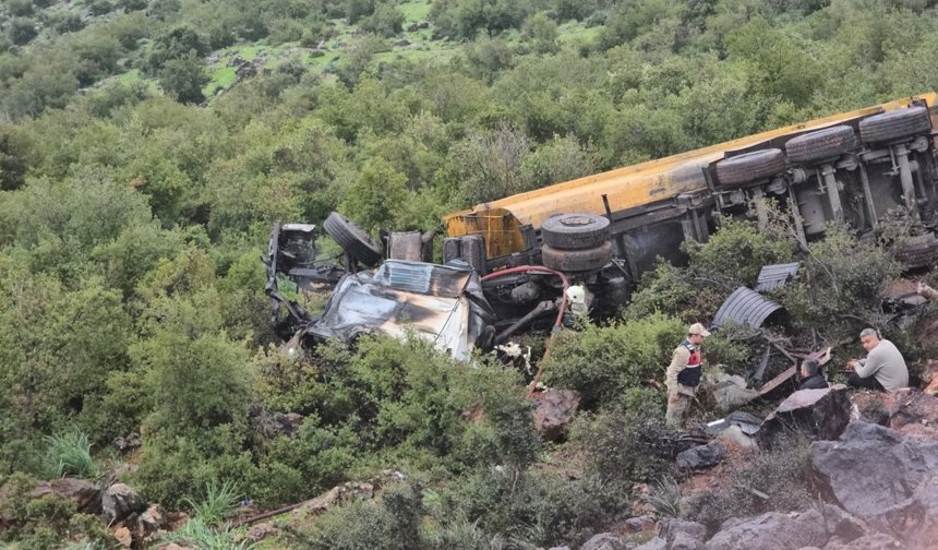 Uçuruma yuvarlanan kamyonun sürücüsü öldü
