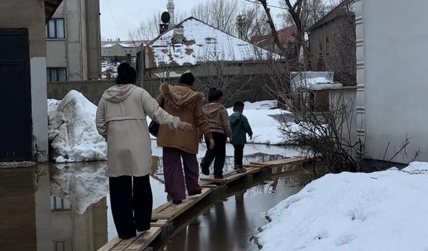 Yüksekova’da Venedik çilesi