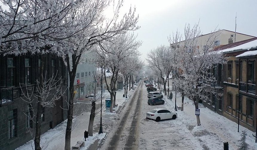 Bahar beklerken kar sürprizi!