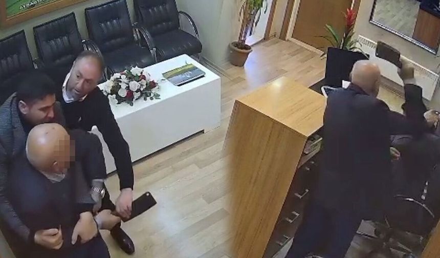 Belediye Başkanı Sekreterine satırlı saldırı
