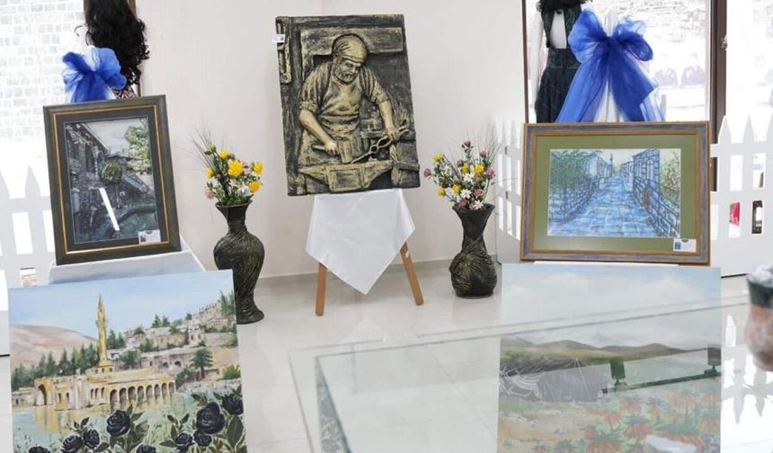 Diyarbakır'da Harmoni resim sergisi açıldı