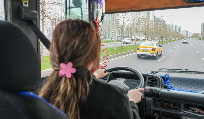 Diyarbakır’da kadınlar otobüs şoförlüğüne hazırlanıyor