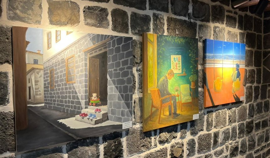 Diyarbakır’da ‘Sur’un Gece Kuşları’ sergisi sanatseverlerle buluştu