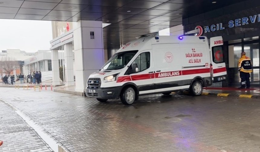 Elazığ’da inşaat iskelesi çöktü: 4 işçi yaralandı