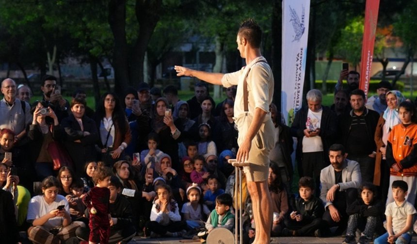 Amed Tiyatro Festivali 8’inci gününde