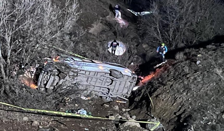 Malatya'da işçi servisi devrildi: 2 ölü, 10 yaralı