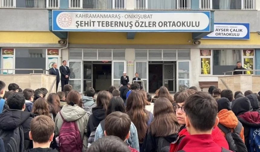 Maraş’taki okulda hayatını kaybedenlere anma