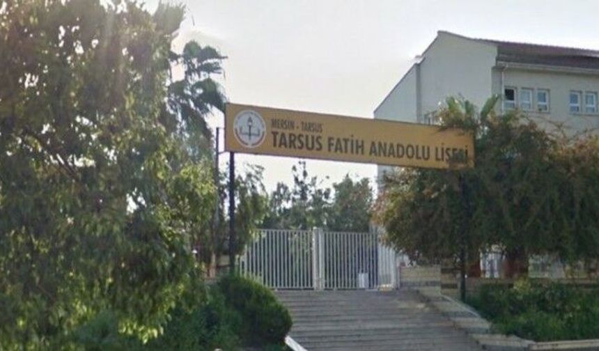 Tarsus'ta okula silahla gelen öğrenciye müdahale