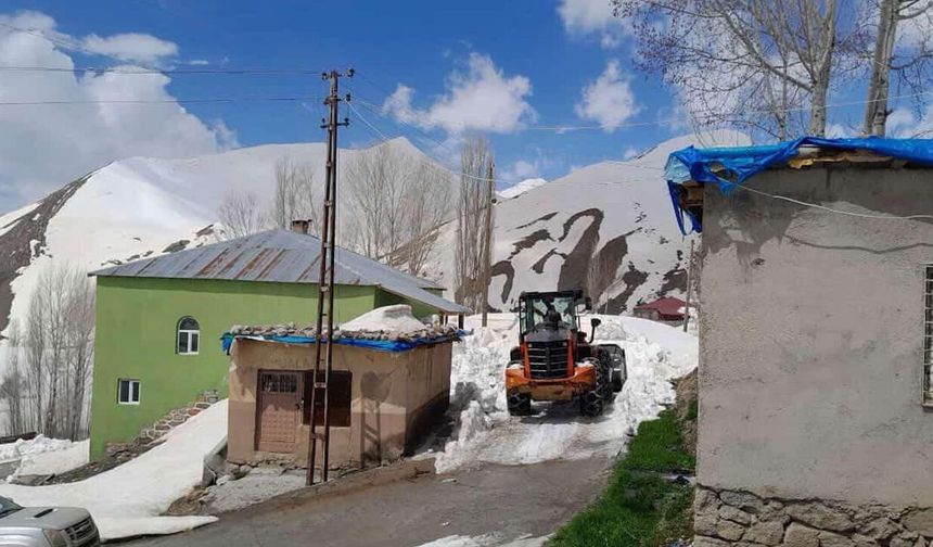 Şırnak'ta Nisan ayında karla mücadele