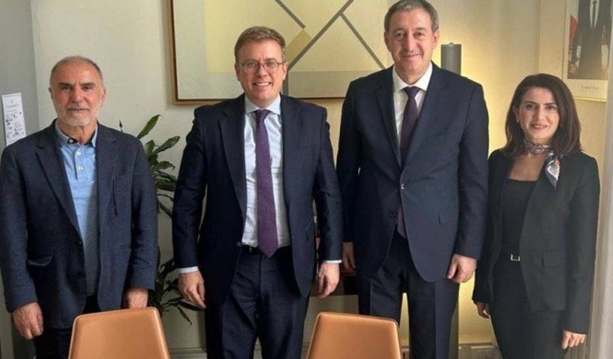 Barış ve Demokratik Toplum Süreci Paris'te konuşuldu