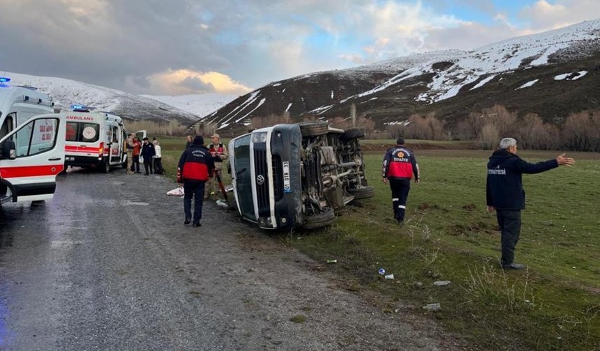 Van'da trafik kazası: 11 yaralı