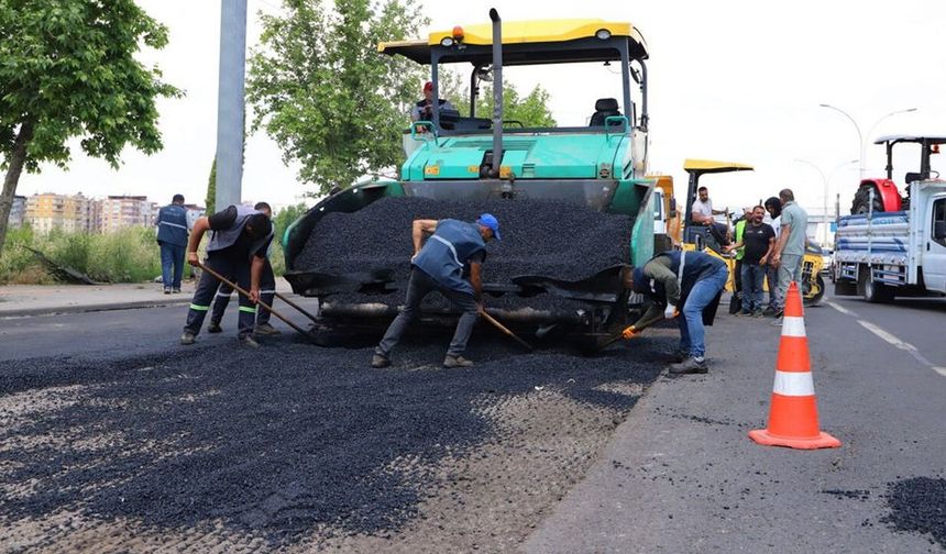 Diyarbakır'da yol bakım ekiplerinin bayram mesaisi