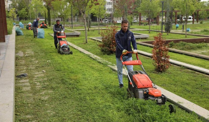 Diyarbakır’da parklarda yaz hazırlığı