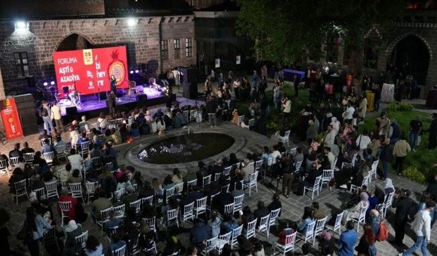 Diyarbakır’daki  forum, çok dilli konserle sonlandı