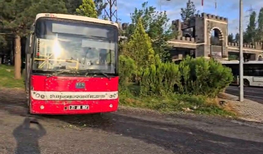 Diyarbakır’da halk otobüsünün freni patladı