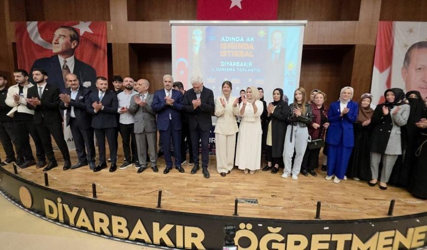Diyarbakır’da CHP ve YRP’den ayrılan 100 kişi AK Parti’ye katıldı