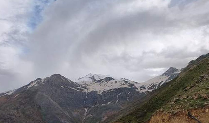 Doğal güzellikleriyle dikkat çeken Mereto Dağı ziyaretçilerini bekliyor