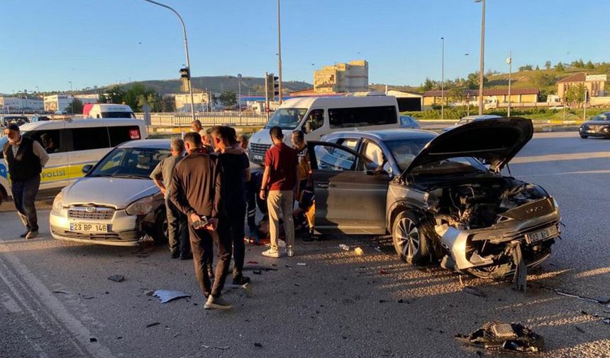 Elazığ’da trafik kazası: 4 yaralı