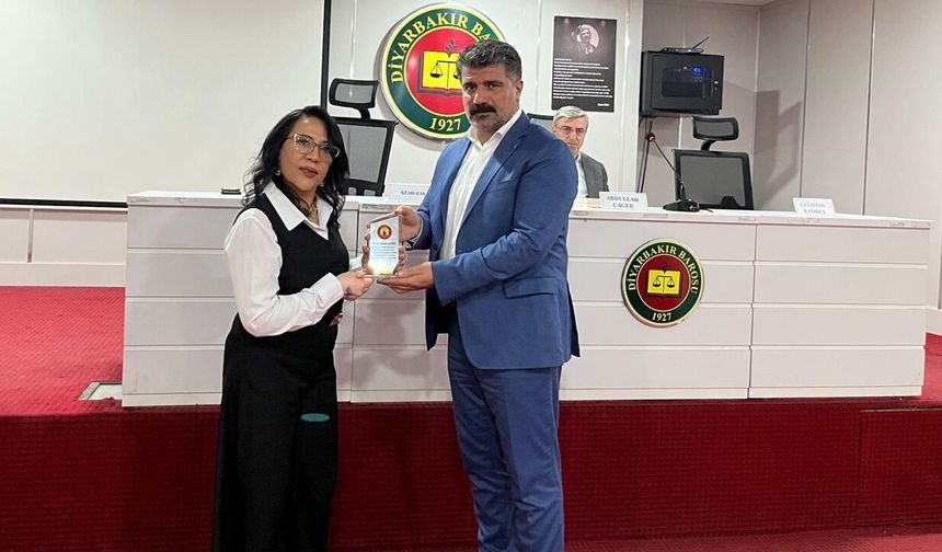 Gülistan Kanîreş Diyarbakır’da okurlarıyla buluştu