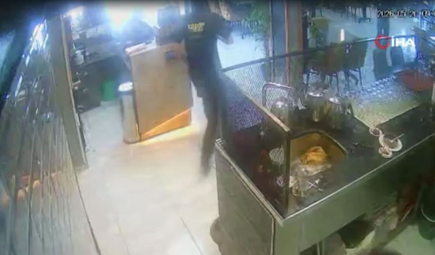 Malatya'da deprem anı kamerada