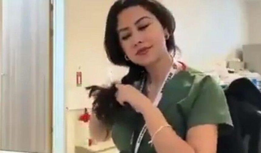 Saçlarını ören hemşireye beraat