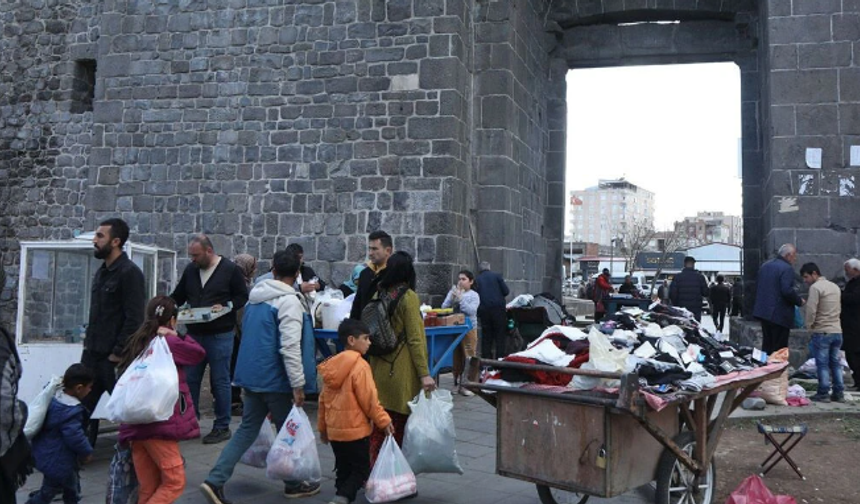 Kürtlerin yoğun yaşadığı 16 şehirde süreç araştırması; "Ekonomik kriz", "Kürt sorununu" geçti