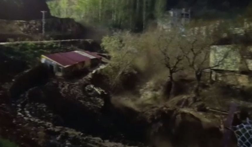 Şırnak'ta dere taştı, köylüler evlerini boşalttı