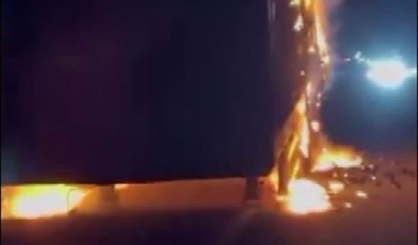 Diyarbakır'da hareket halindeki tır alev aldı