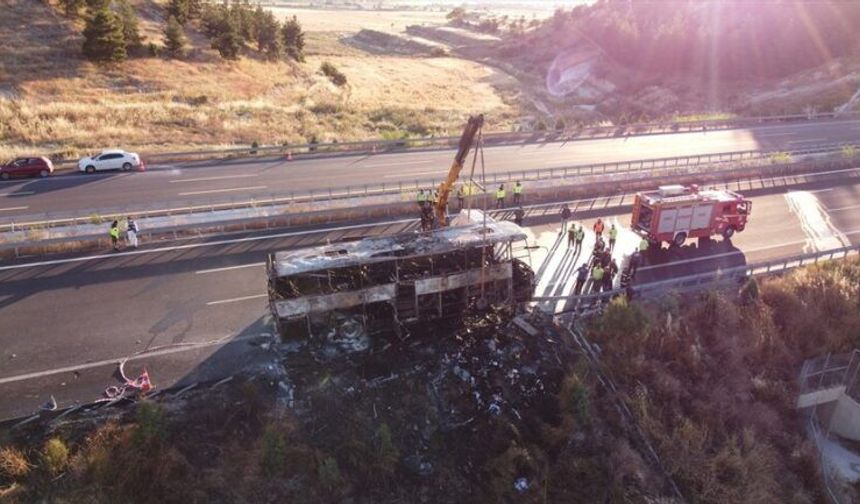 Yolcu otobüsü kaza yaptı: 8 kişi hayatını kaybetti 33 kişi yaralandı
