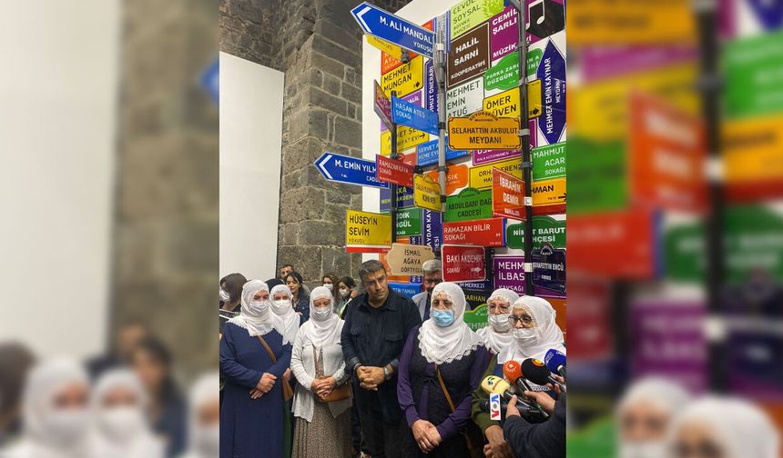 Ahmet Güneştekin'den Koç'a sanatsal cevap